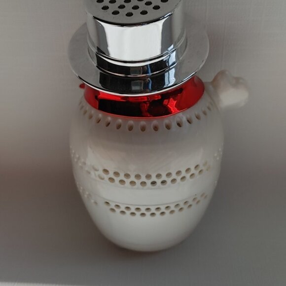 RETRO Bath and Body Works Scentbug Frosty the Snowman Preowned SLATKIN & CO. - Picture 2 of 6